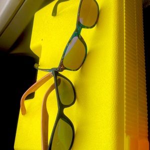 2 Panama Jack sun glasses tie died and wood grain